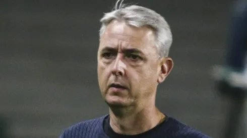 Tiago Nunes tecnico do Coritiba durante partida contra o Botafogo no estadio Couto Pereira pelo campeonato Brasileiro A 2023. Gabriel Machado/AGIF