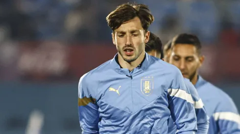 Matías Viña na Seleção uruguaia - Foto: Ernesto Ryan/Getty Images