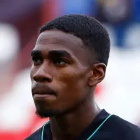 Chapéu no Botafogo, Mano Menezes pediu: Corinthians não para em Félix Torres e decide comprar atacante campeão brasileiro