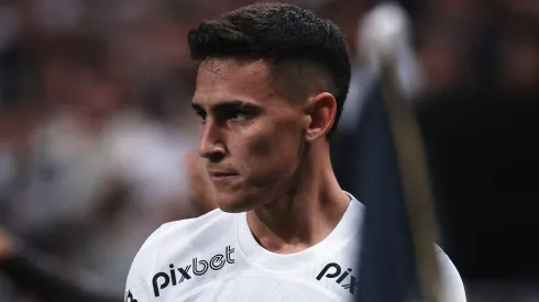 Ettore Chiereguini/Ettore Chiereguini/AGIF - Matías Rojas é flagrado em situação curiosa no CT