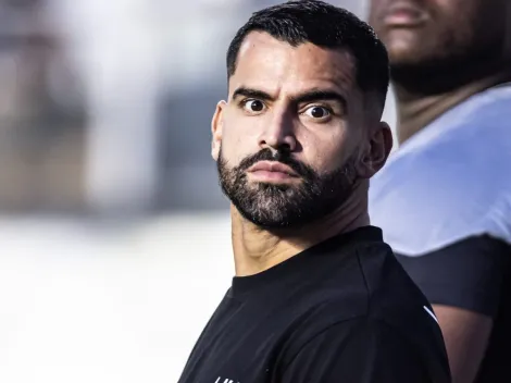 QUEM É? Rincón fica de fora e Carille escolhe substituto no Santos para estreia