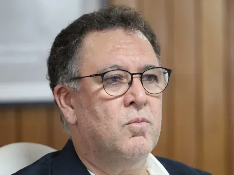 Ex-clube de Carille reaparece e promessa vira ‘ameaça’ ao Santos de Teixeira