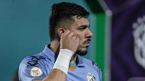 Ainda sem acertar com Grohe e sem Tadeu, Santos define reserva para João Paulo . Foto: Isabela Azine/AGIF