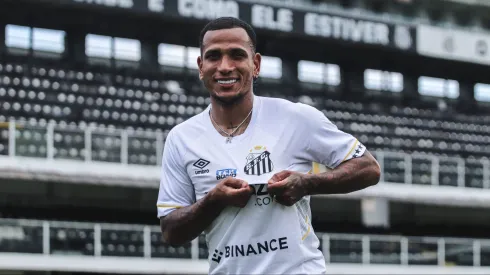 Otero revela que ligou para Rincón. Foto: Reinaldo Campos/AGIF