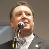 Marcelo Teixeira assina com novo patrocinador no Santos