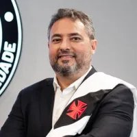 Assim não, Alexandre Mattos; Vasco escolhe novo camisa 7 e torcedor fica na bronca