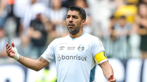 Grêmio busca reforço para substituir Suárez. Foto: Gilson Lobo/AGIF