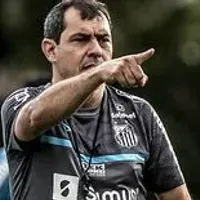 Torcida do Santos \'descobre\' novo pupilo de Carille e opina sobre a contratação