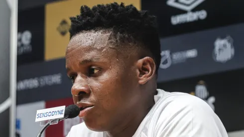 Cazares chegou recentemente ao Santos
Foto: Reinaldo Campos/AGIF