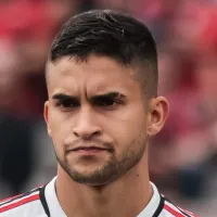 Gerou preocupação: Nestor reaparece no gramado do CT do São Paulo e torcida ‘liga alerta’