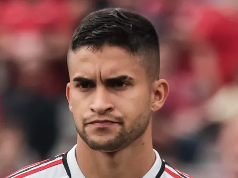 Nestor reaparece no gramado do CT do São Paulo e torcida ‘liga alerta’