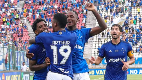 Wesley Gasolina jogador do Cruzeiro comemora seu gol durante partida contra o Athletic Club no estadio Arena do Jacare pelo campeonato Mineiro 2024. Foto: Gilson Lobo/AGIF