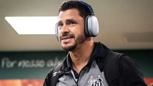 Foto: Raul Baretta/Santos FC.- Giuliano pelo Santos em partida no Campeonato Paulista