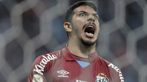 João Paulo se sente deslocado no vestiário do Peixe em principal notícia do dia no Santos - Foto: Jhony Pinho/AGIF