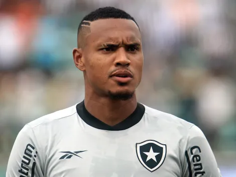 Ex-Santos, John vive momento dramático em seu começo no Botafogo