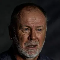 Corinthians faz contato com ídolo para assumir cargo de Mano Menezes