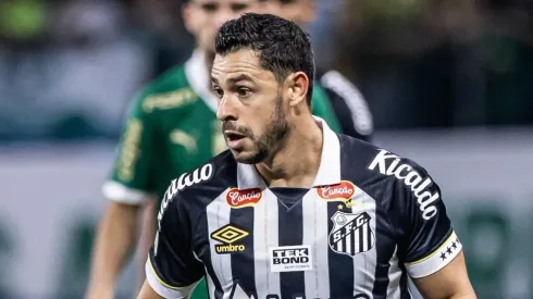 Foto: Raul Baretta/Santos FC - Giuliano pelo Santos no clássico contra o Palmeiras