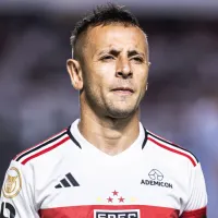 Diretor do São Paulo não deixa barato e \'usa\' Rafinha para alfinetar James