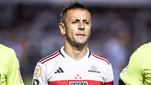 Rafinha, lateral-direito do São Paulo - Foto: Abner Dourado/AGIF