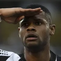 R$ 25 milhões de salário: Grêmio tem acordo com Júnior Santos e Guerra prepara assinatura