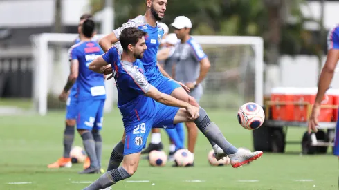 Wagner 'Palha' Leonardo (atrás) foi oferecido ao Palmeiras de Abel Ferreira - Foto: Pedro Ernesto Guerra/Santos FC