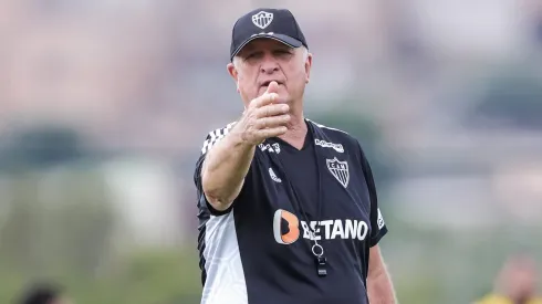 Scolari terá que mudar a equipe pela quinta vez consecutiva - Foto: Pedro Souza / Atlético