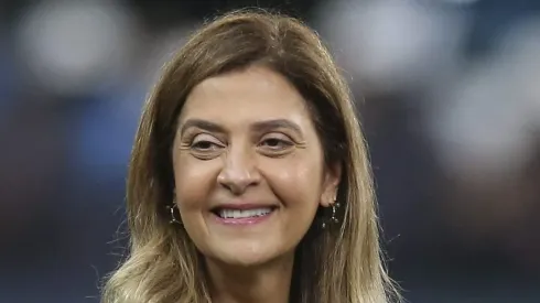 Leila Pereira em acordo com Casares
(Photo by Alexandre Schneider/Getty Images)