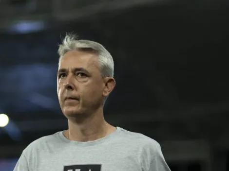 Torcida do Botafogo fica revoltada e pede demissão de Tiago Nunes após derrota para o Vasco