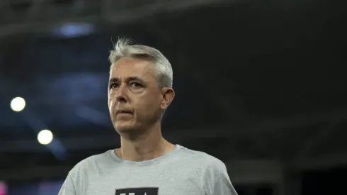 Tiago Nunes não vive bom momento no Fogão. Foto: Jorge Rodrigues/AGIF