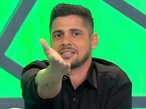 SURPREENDENTE! Cicinho sai em defesa do Corinthians após erro grave