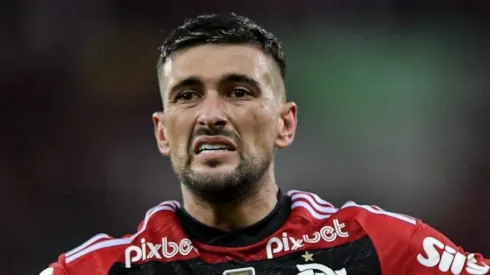 Joia tirou foto com Arrascaeta
Foto: Thiago Ribeiro/AGIF