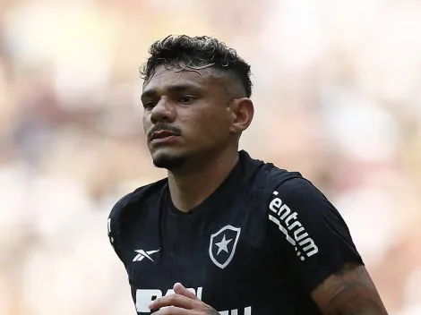 Contratação de Tiquinho Soares volta à tona no Grêmio com ‘ajudinha’