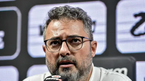 Alexandre Mattos é questionado no Vasco. Foto: Thiago Ribeiro/AGIF