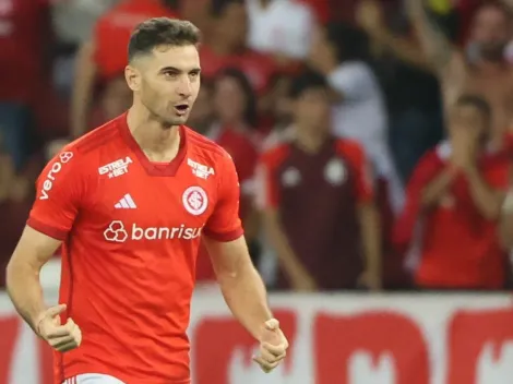 Lucas Alario comemora seu primeiro gol contra o Grêmio com recado nas redes sociais