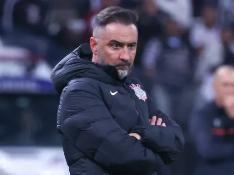 Vítor Pereira diz que atitude de Fábio Santos foi covarde e detona ex-Corinthians
