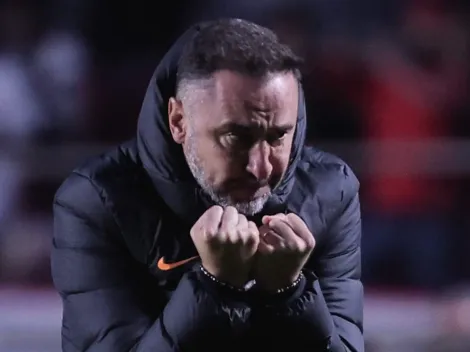 Humilhado: Vítor Pereira 'sofre' com Casagrande após críticas sobre Fábio Santos