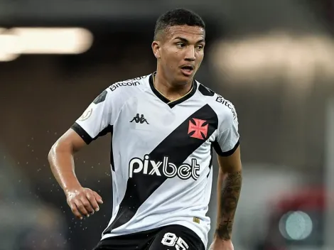 Mateus Carvalho é o favorito do torcedor do Vasco para assumir a vaga do suspenso Zé Gabriel