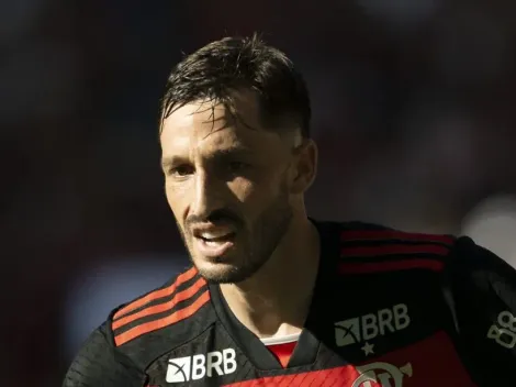 Matías Viña chama atenção no Flamengo e torcida do Palmeiras gera polêmica