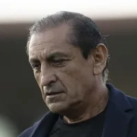 Em noite de gala em São Januário, time de Ramón mostra mais variações táticas