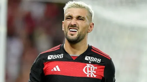 Arrasca, cada vez mais ídolo, sonha com a Europa, mas detalha situação - Foto: Thiago Ribeiro/AGIF