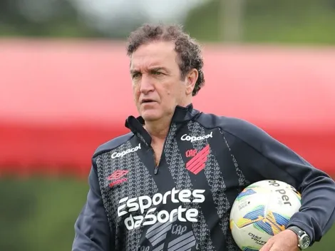Cuca mal chega ao Athletico e decide fazer mudança brusca visando evitar ‘buraco’