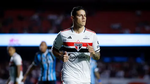 James Rodríguez voltou a ser relacionado e já pede uma vaga entre os titulares