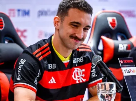 Câmera mostra reação de Léo Ortiz com Arrascaeta em gol do Flamengo