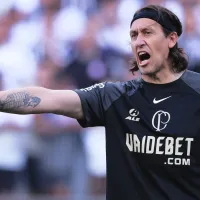 Câmera flagra Cássio dando bronca em Fagner durante vitória do Corinthians e Fiel reagiu