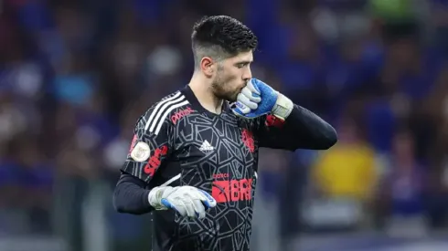 Foto: Gilson Lobo/AGIF - Rossi se tornou o goleiro a passar o maior período sem levar gols em jogos oficiais pelo Flamengo