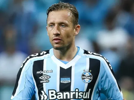 Alberto Guerra age nos bastidores e Grêmio rescinde contrato de Lucas Leiva