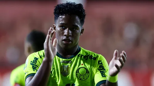 Endrick em ação com a camisa do Palmeiras