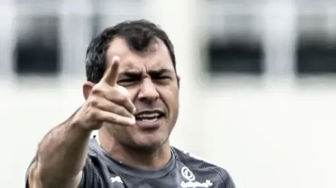 Carille durante treino no CT Rei Pelé. Treinador conta com novidade em atividade de hoje (25). Foto: Ivan Storti/Santos FC