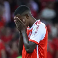 Robert Renan ex-Corinthians erra pênalti de cavadinha e é responsável pela eliminação do Internacional