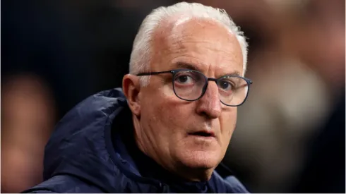 Dorival Jr, técnico do Brasil, durante partida contra a Inglaterra - Foto: Catherine Ivill/Getty Images